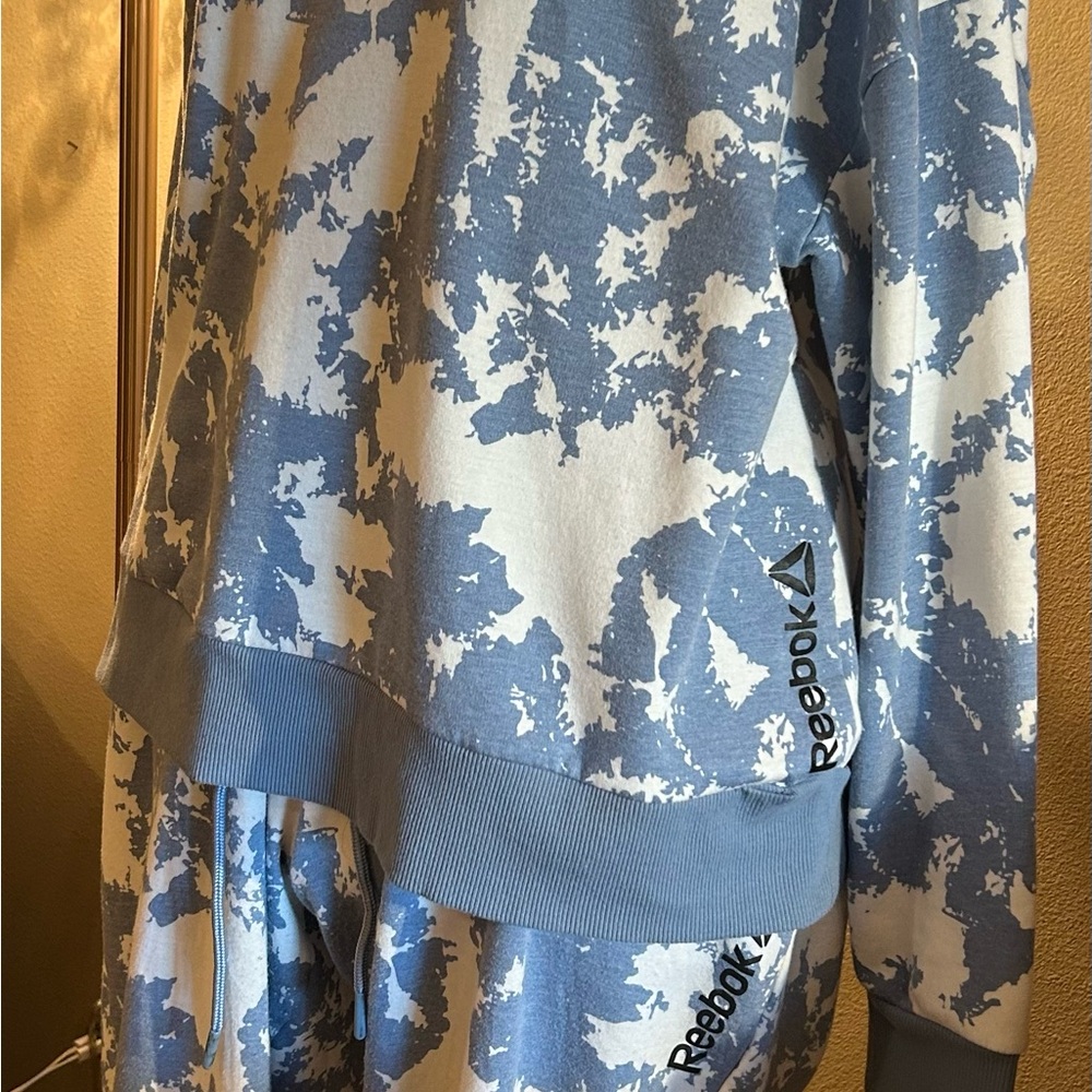 Reebok sweatsuit Size XL